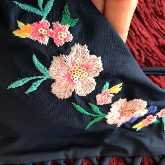 Hollister® Be the Sunshine Navy Blue Embroidered  Floral Strappy Swim Top S - Picture 3 of 11